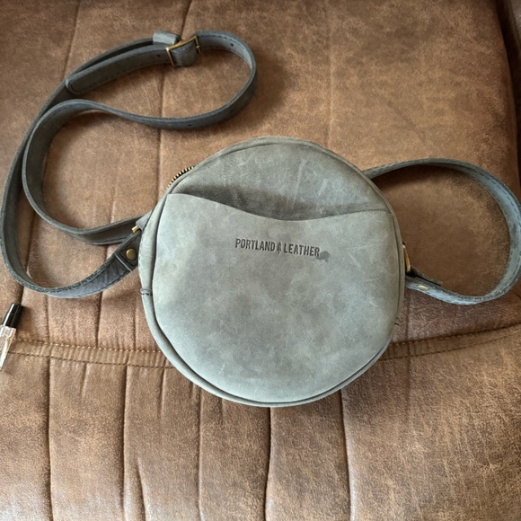 Portland Leather grey crossbody bag - Picture 1 of 6
